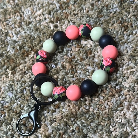 Wild Roses Pistachio Green Coral Black Keychain Bracelet Wristlet Black Hardware - Picture 2 of 4